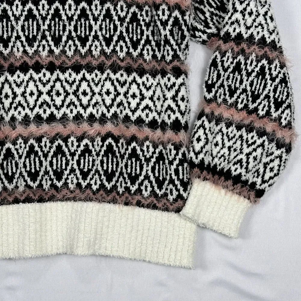 Arizona Jean Company Cozy Knit Sweater Crew Neck Size Medium Geometric Pattern